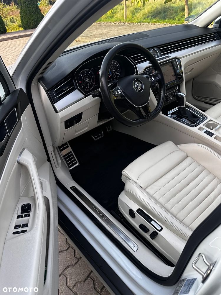 Volkswagen Passat Alltrack 2.0 TDI SCR 4Motion DSG - 12