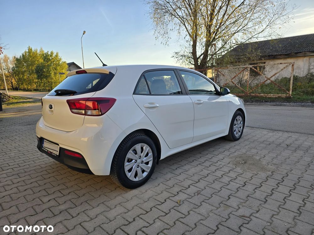 Kia Rio 1.2 M - 12