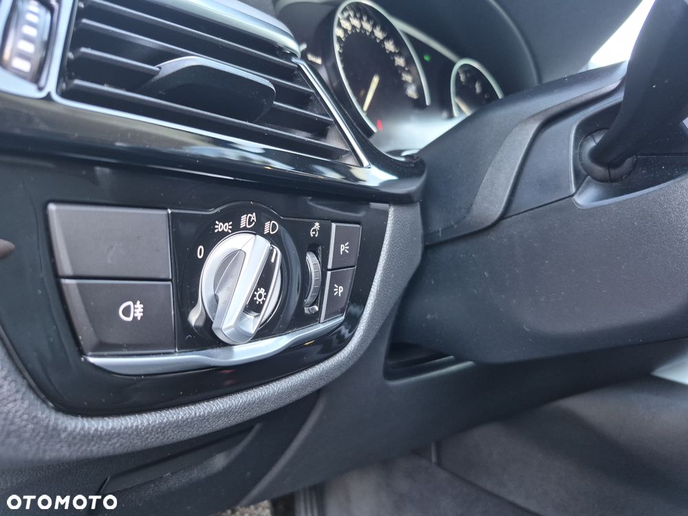 BMW Seria 5 520d Sport - 27