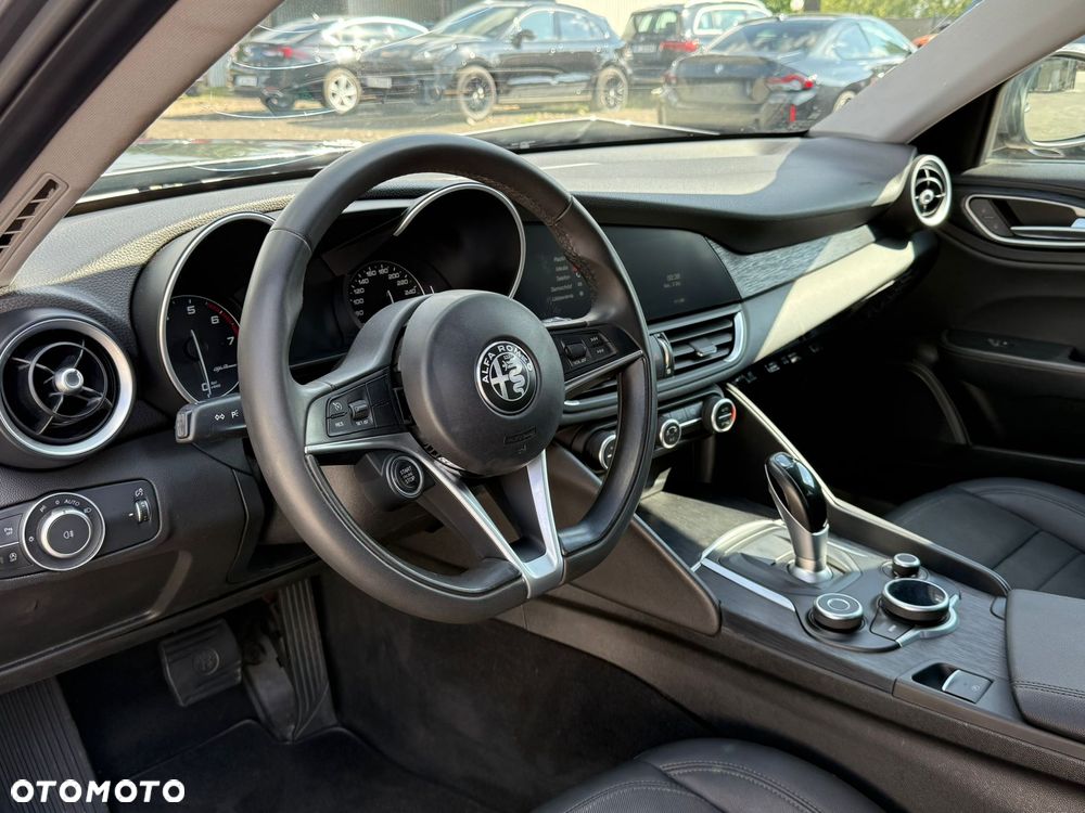 Alfa Romeo Giulia 2.0 Turbo Super - 14