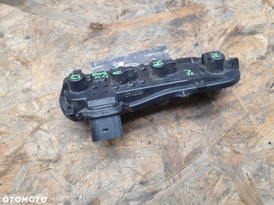 Wklad Lampy Mocowanie Zarowki LEWY Tyl Tylny EU AUDI A4 B6 Avant Kombi - 8