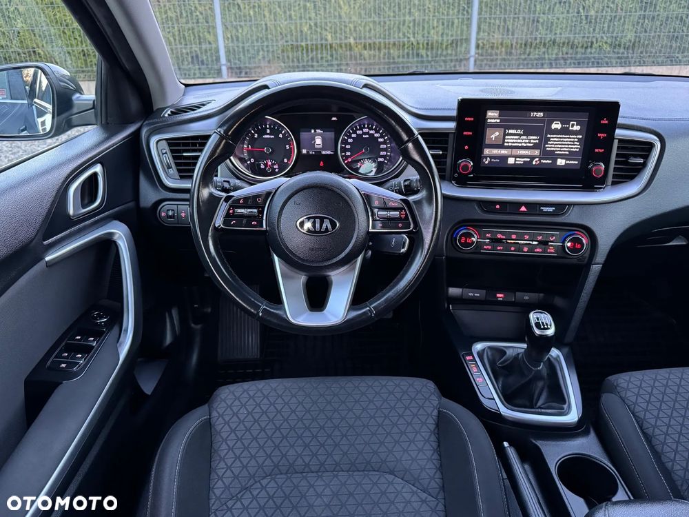 Kia Ceed 1.6 CRDi mHEV M - 10