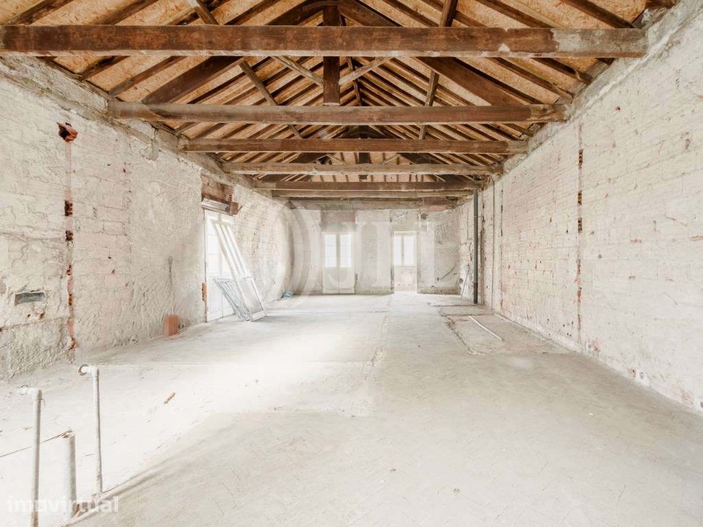 Apartamento T4 com viabilidade para construção de 2 T2, Porto - Grande imagem: 4/11