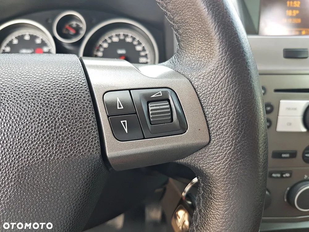 Opel Zafira 1.8 Innovation - 26