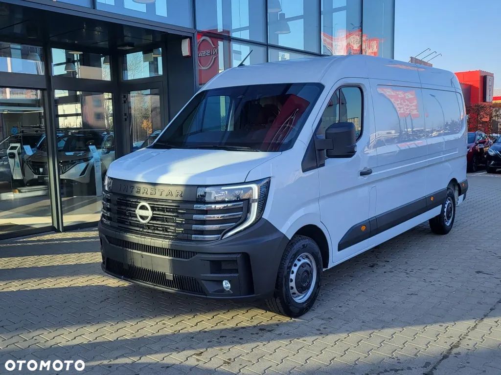 Nissan Interstar - 1