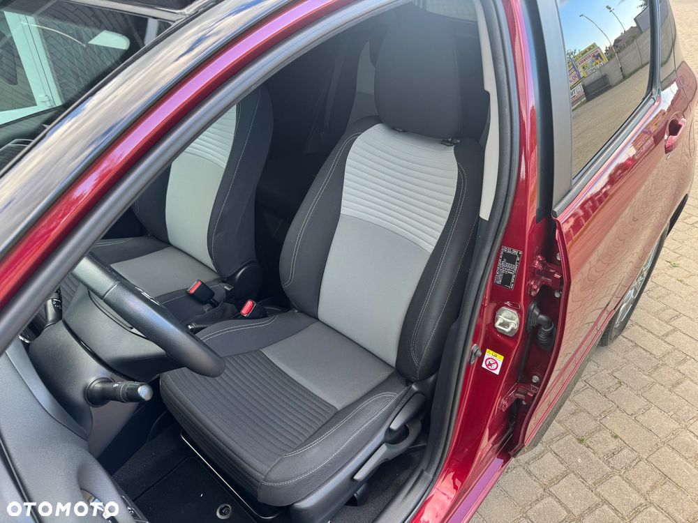Toyota Yaris Hybrid 100 Premium - 11