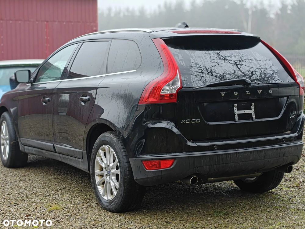 Volvo XC 60 T6 AWD Momentum - 3
