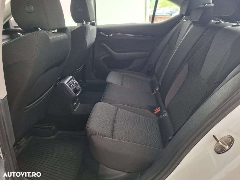 Skoda Octavia 2.0 TDI Ambition - 9