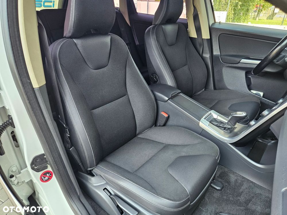 Volvo XC 60 D5 AWD Summum - 7