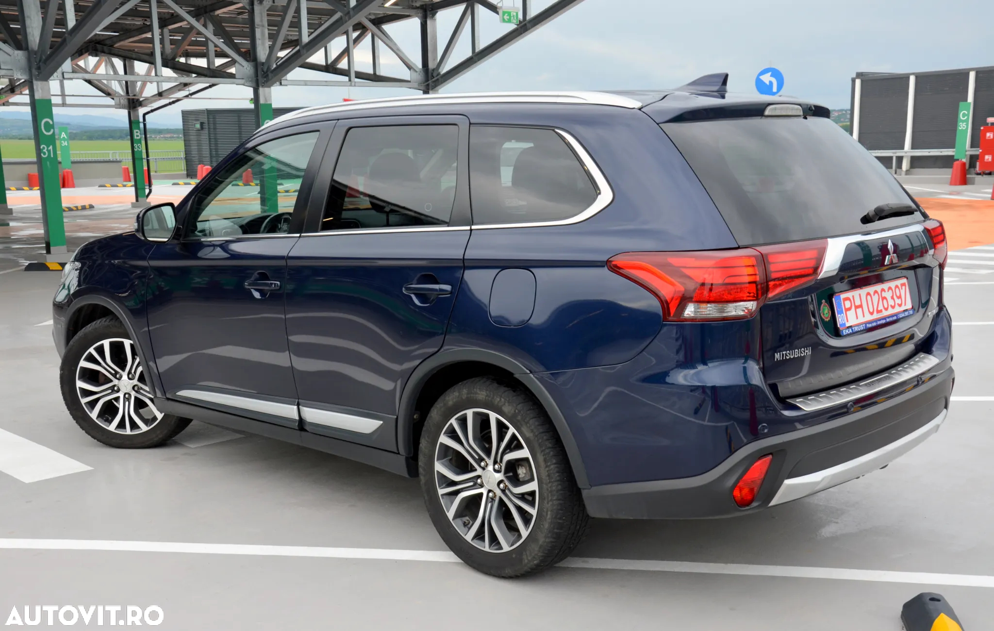 Mitsubishi Outlander 2.2 DI-D 4WD Automatik Diamant Edition+ - 5