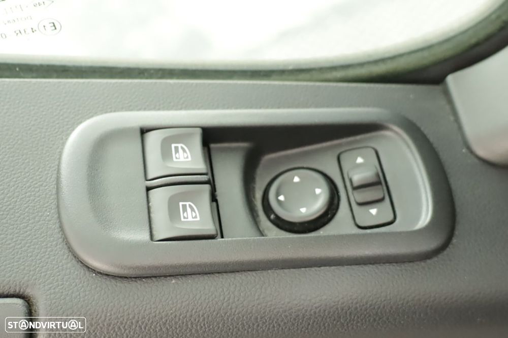 Renault master ver-2-3-dci-l2h2-3-5t - 17