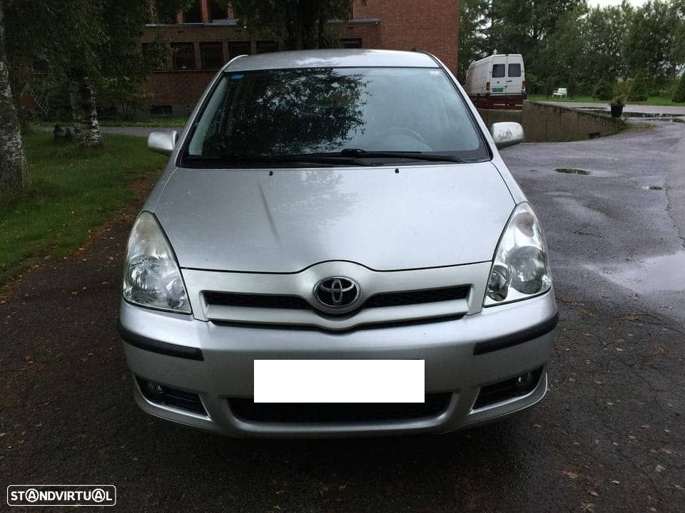 Toyota Corolla Verso - 3