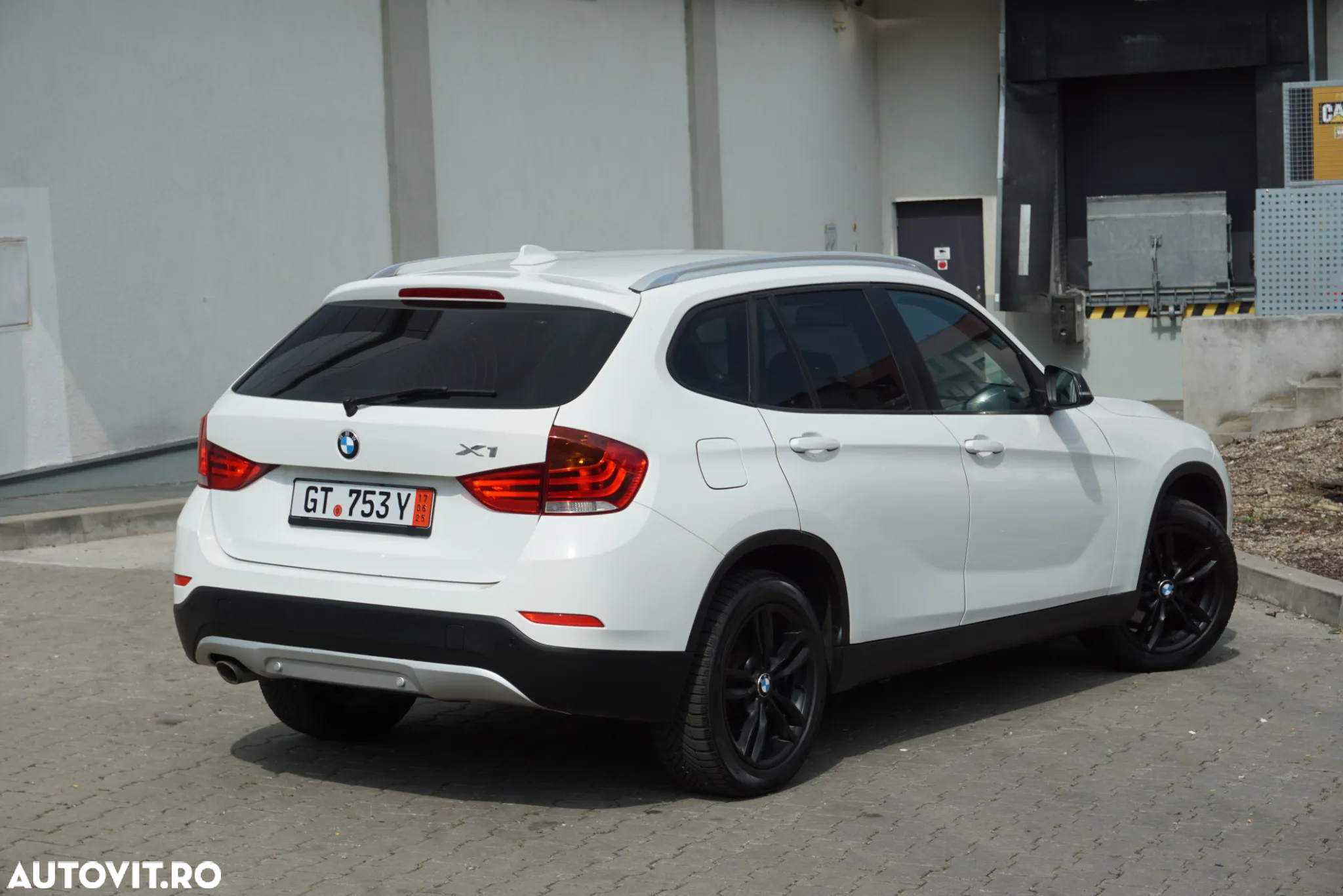 BMW X1 xDrive18d Aut. Sport Line - 2