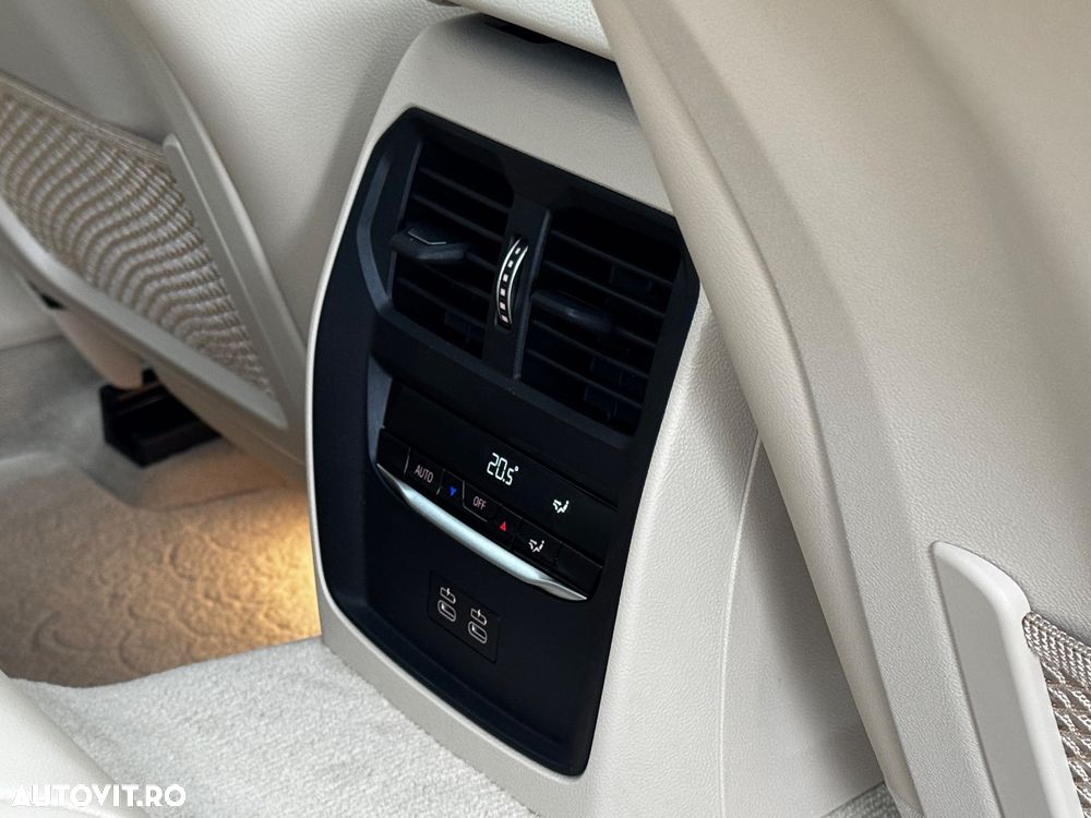 BMW Seria 3 330e xDrive Aut. Luxury Line - 31