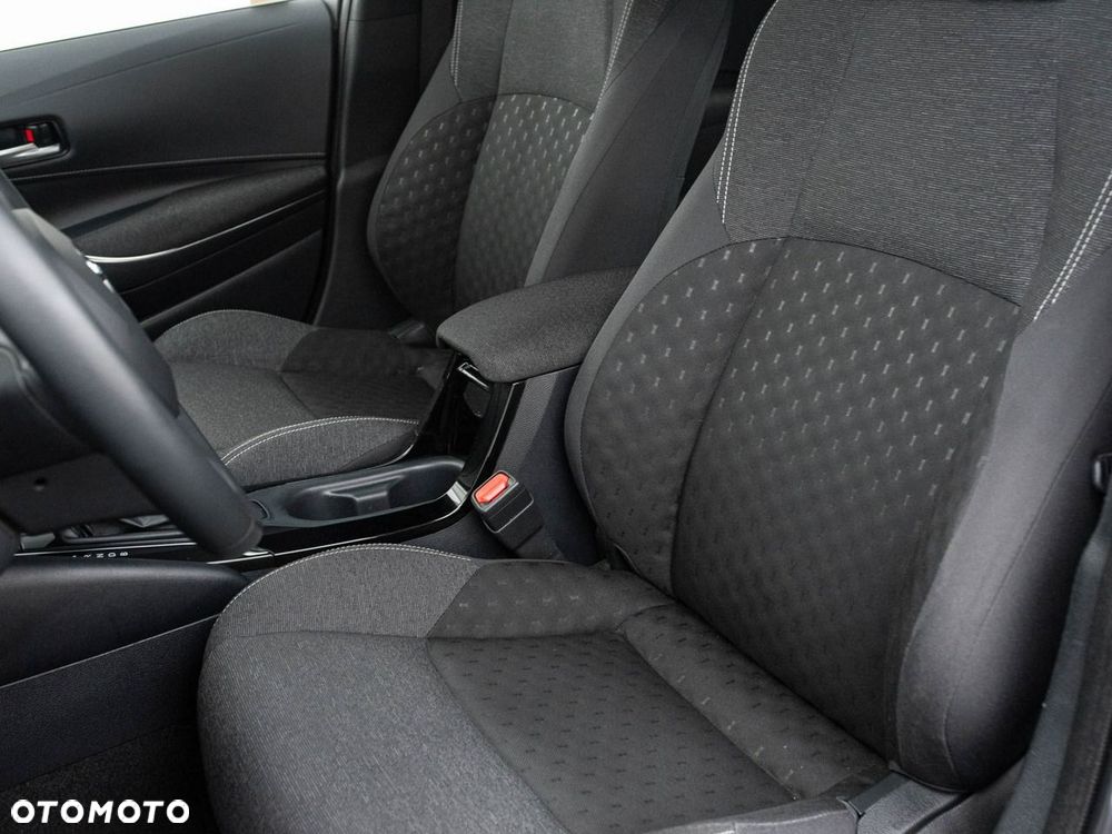Toyota Corolla - 12