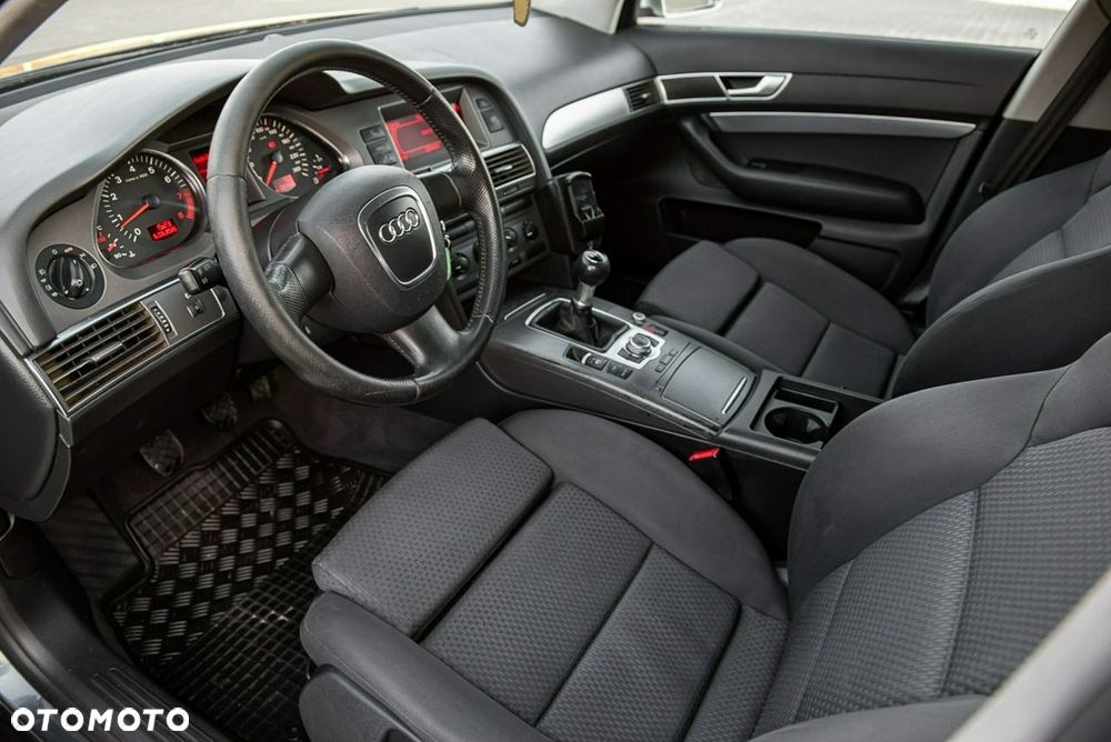 Audi A6 Avant 2.4 - 6
