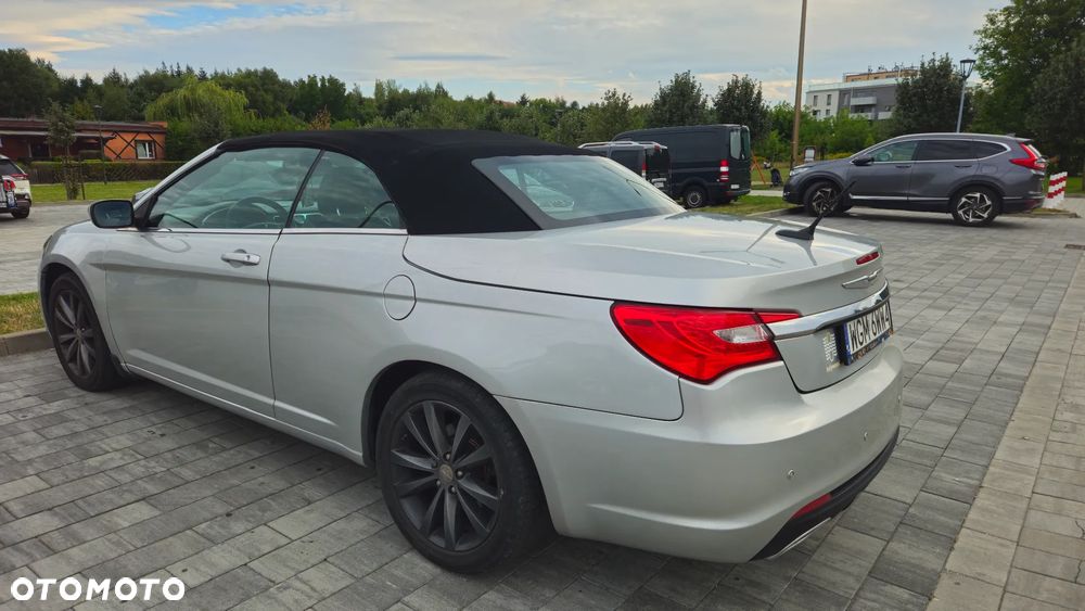 Chrysler 200 - 12