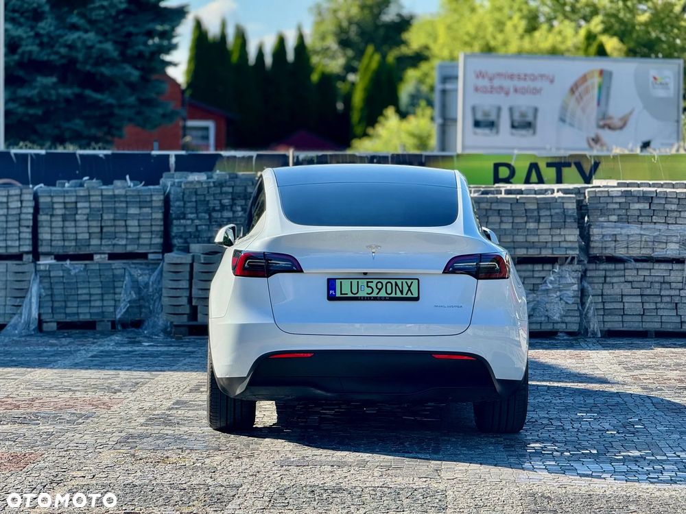 Tesla Model Y - 6