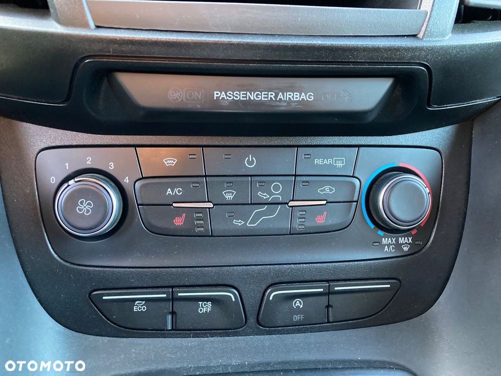 Ford Transit Connect - 19