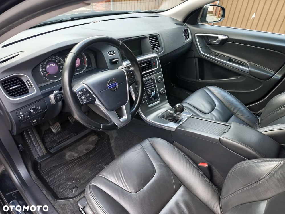 Volvo V60 D3 Momentum - 9