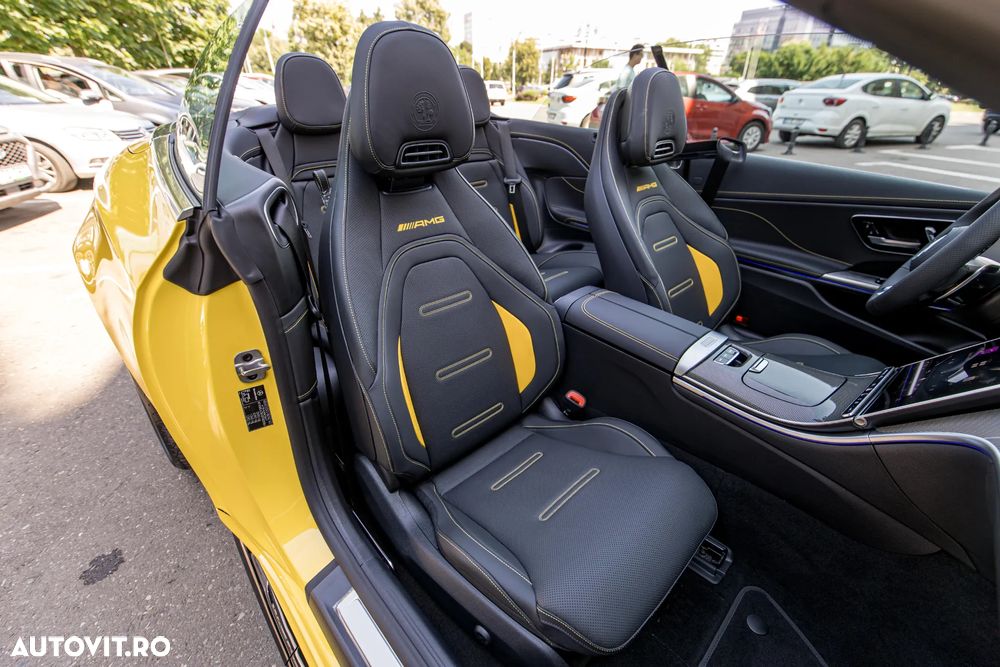 Mercedes-Benz CLE Mercedes-AMG 53 4M+ Cabrio AMG S.SHIFT TCT 9G - 40