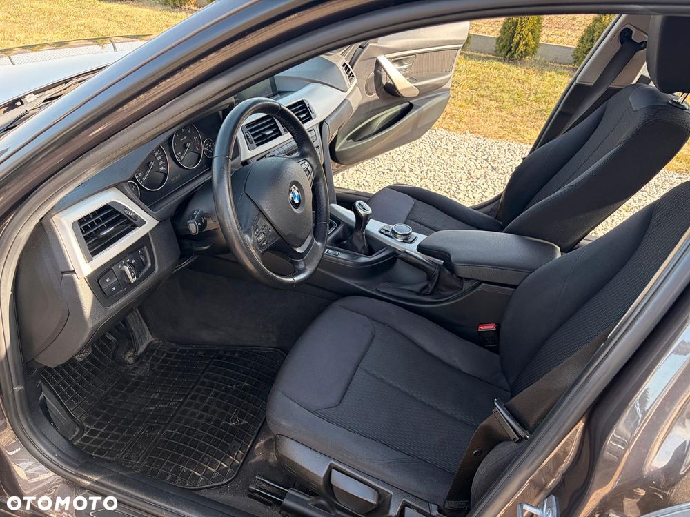 BMW Seria 3 316d - 10
