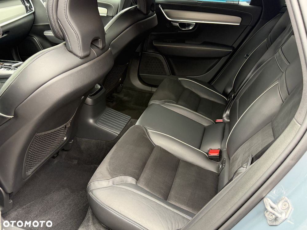 Volvo V90 T8 AWD Plug-In Hybrid R-Design - 10