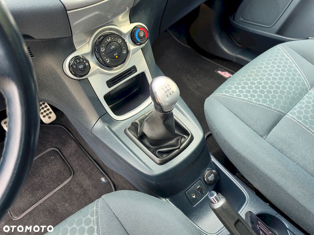 Ford Fiesta 1.6 Platinium X - 19
