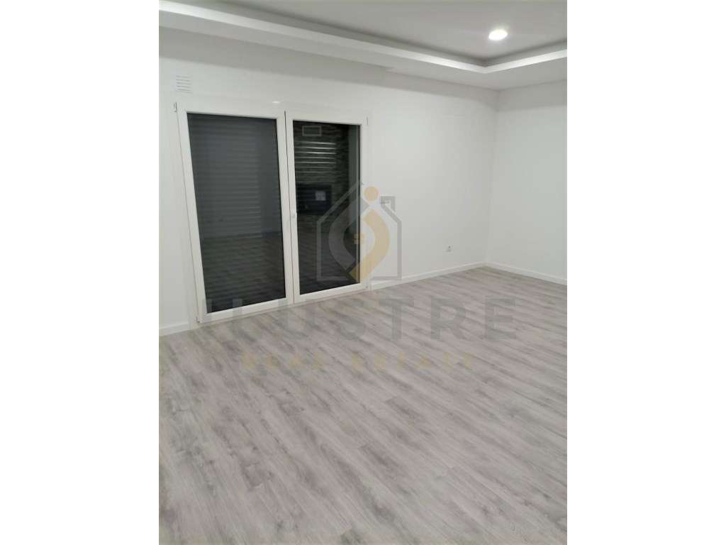 Moradia T4 em construção na zona de Fernão Ferro - Grande imagem: 3/21
