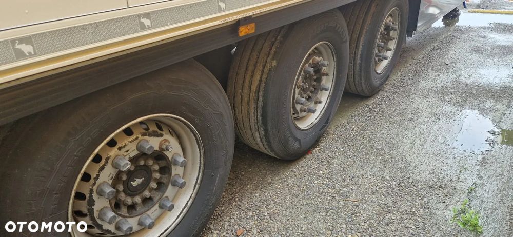 Schmitz Cargobull SKO 24 - 7