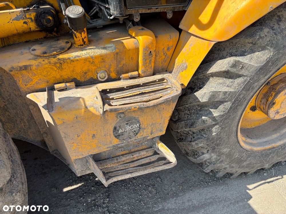 JCB 4Cx 4X4 - 32