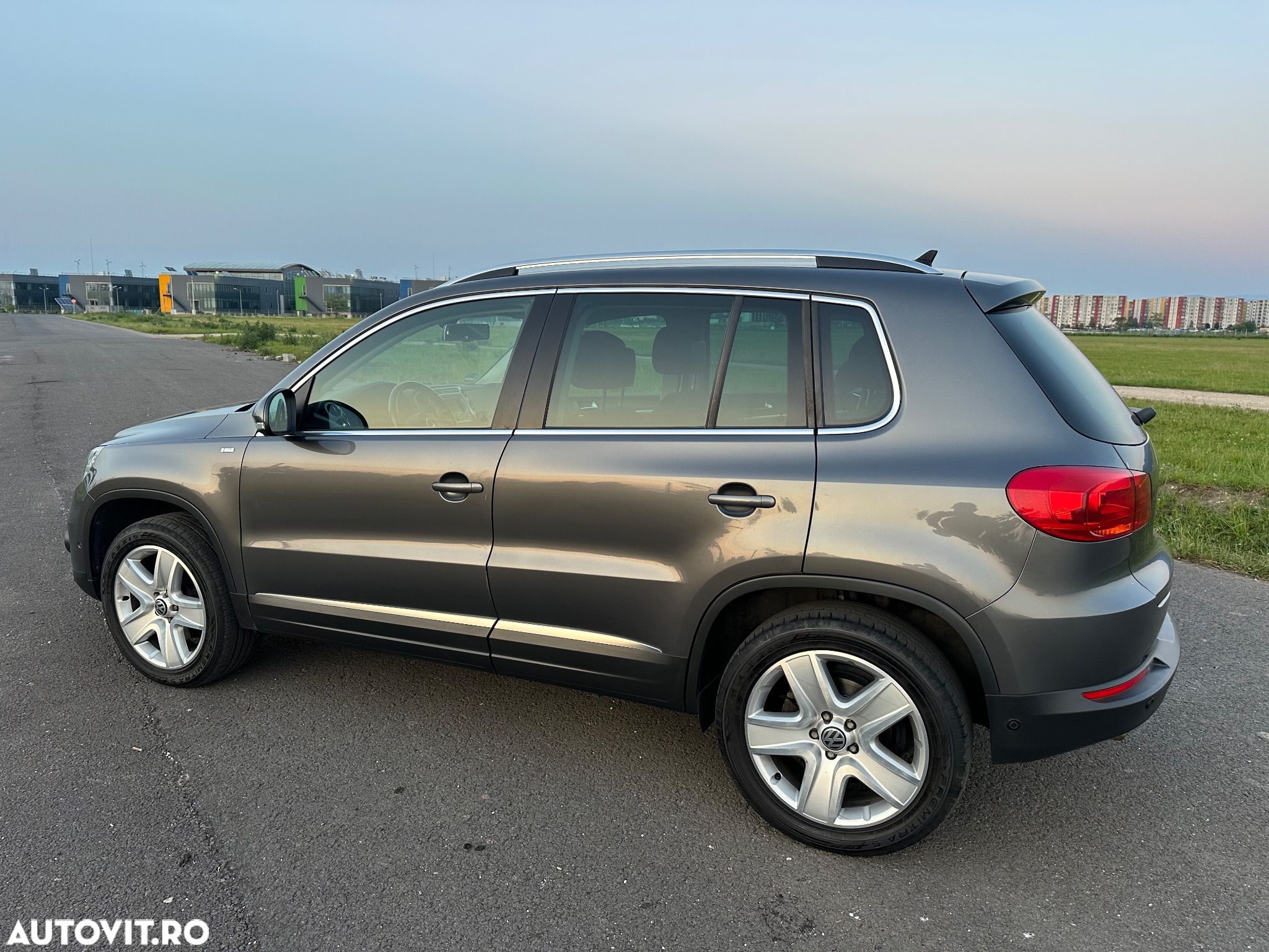 Volkswagen Tiguan 2.0 TDI DPF 4Motion DSG Cup Sport & Style - 6