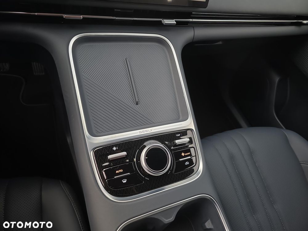 Geely Starray EM-i 1.5 PHEV Pro - 18