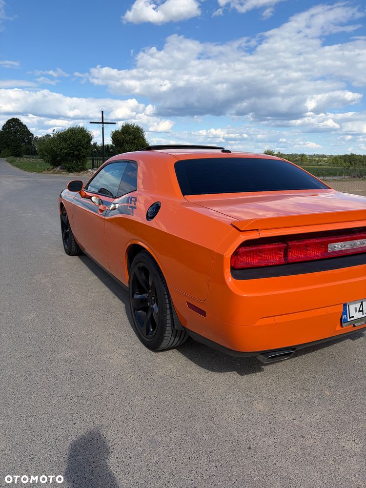 Dodge Challenger - 7
