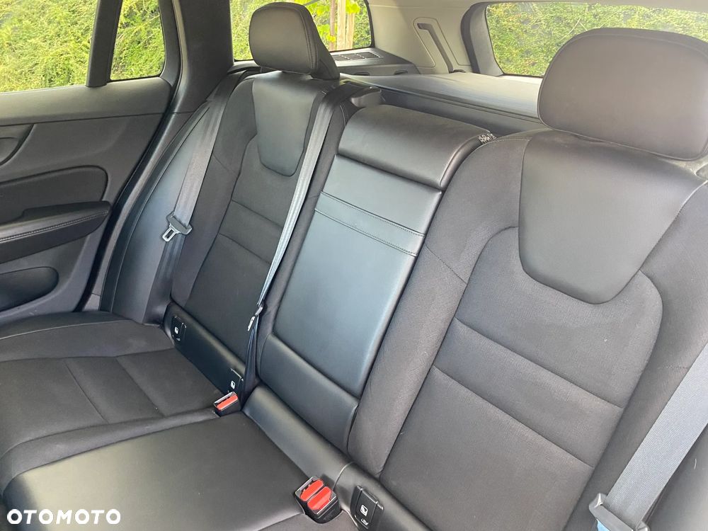 Volvo V60 Cross Country D4 AWD - 12