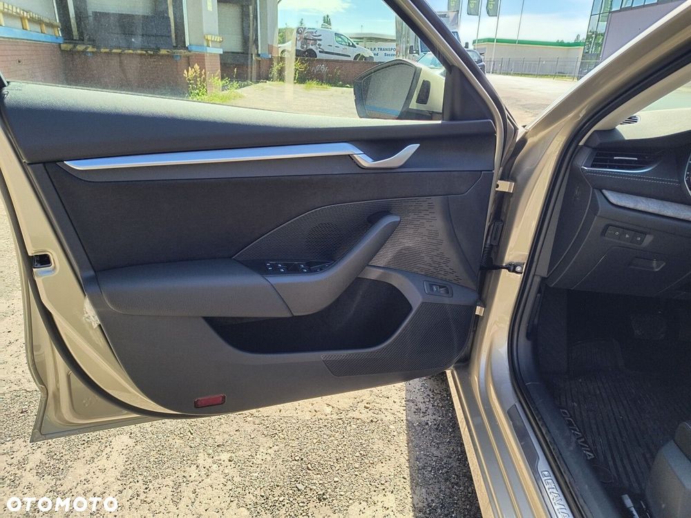 Skoda Octavia 1.5 TSI mHEV Selection DSG - 11