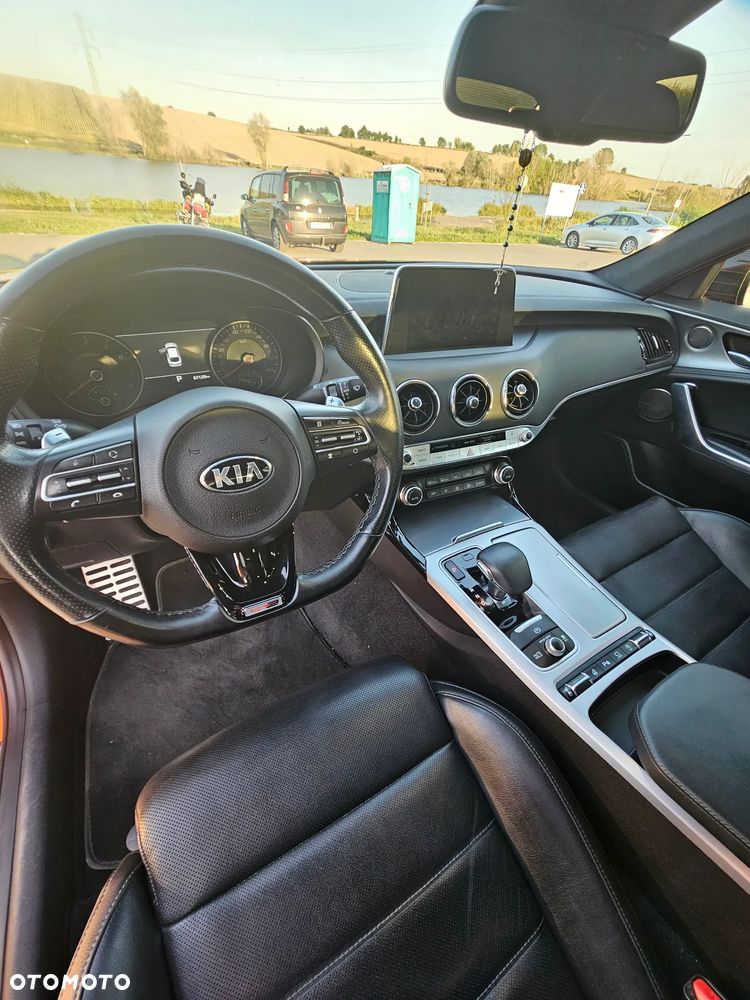 Kia Stinger 2.0 T-GDI GT Line - 13