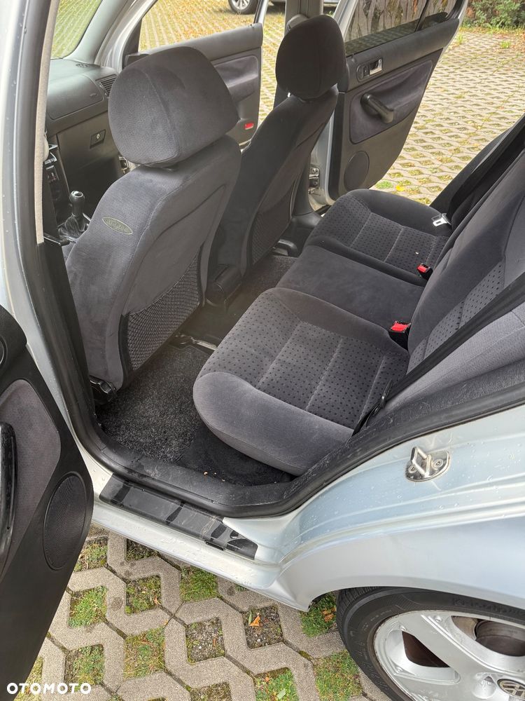 Volkswagen Golf IV 1.6 Highline - 22