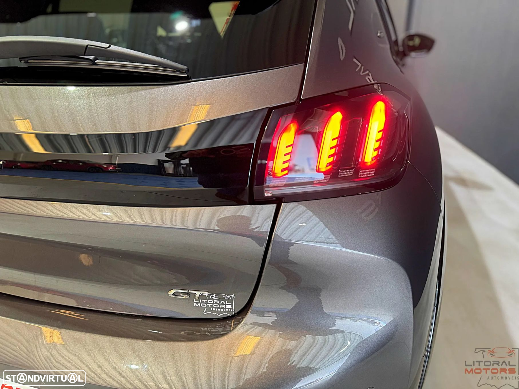 Peugeot 208 1.2 PureTech GT EAT8 - 11