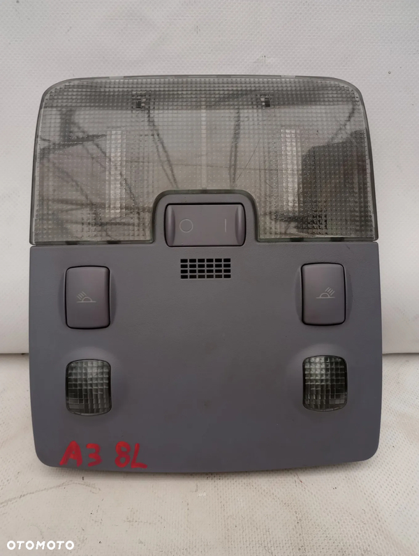 Audi A3 8L Lampka Podsufitki