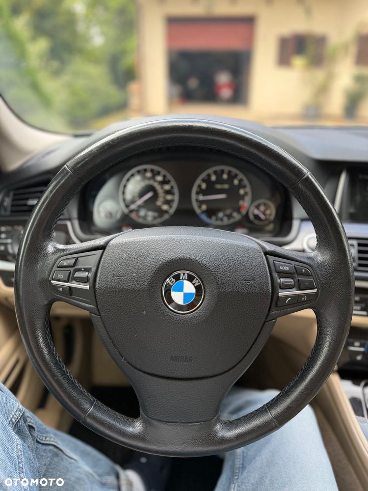 BMW Seria 5 528i xDrive Luxury Line - 11
