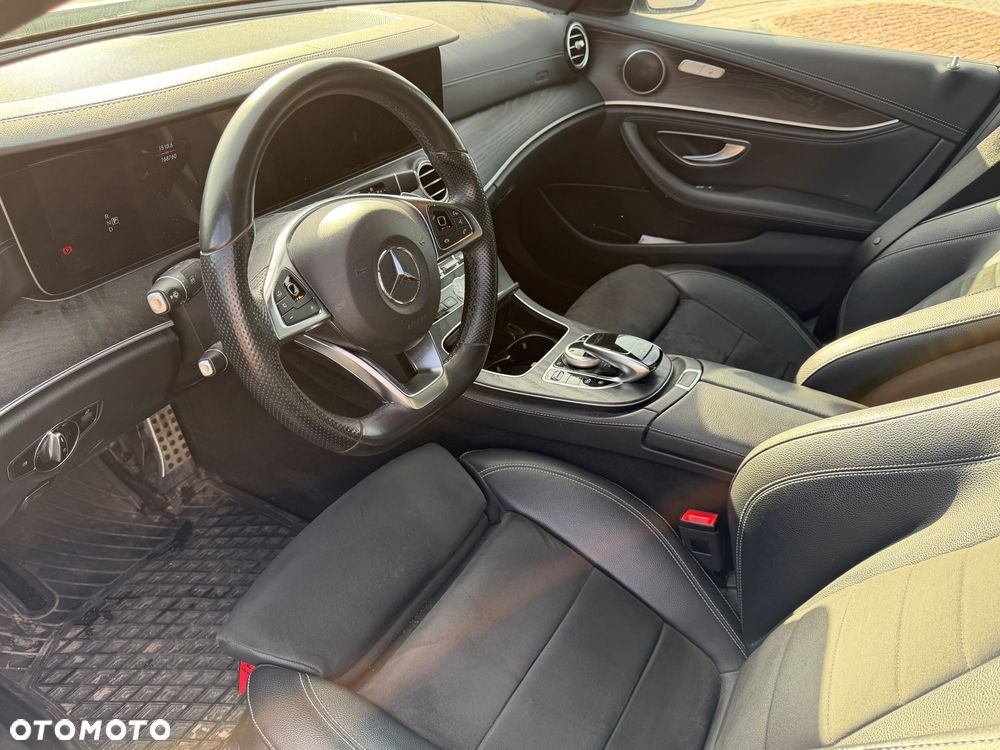 Mercedes-Benz Klasa E 220 d 4-Matic 9G-TRONIC - 13