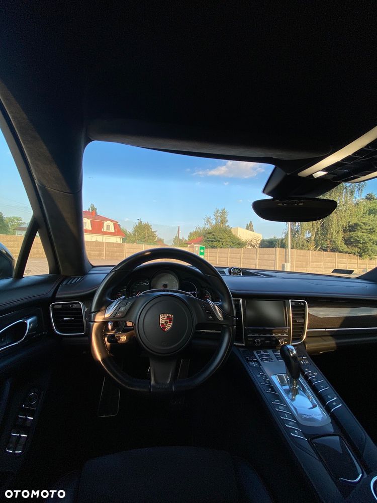 Porsche Panamera GTS PDK - 19