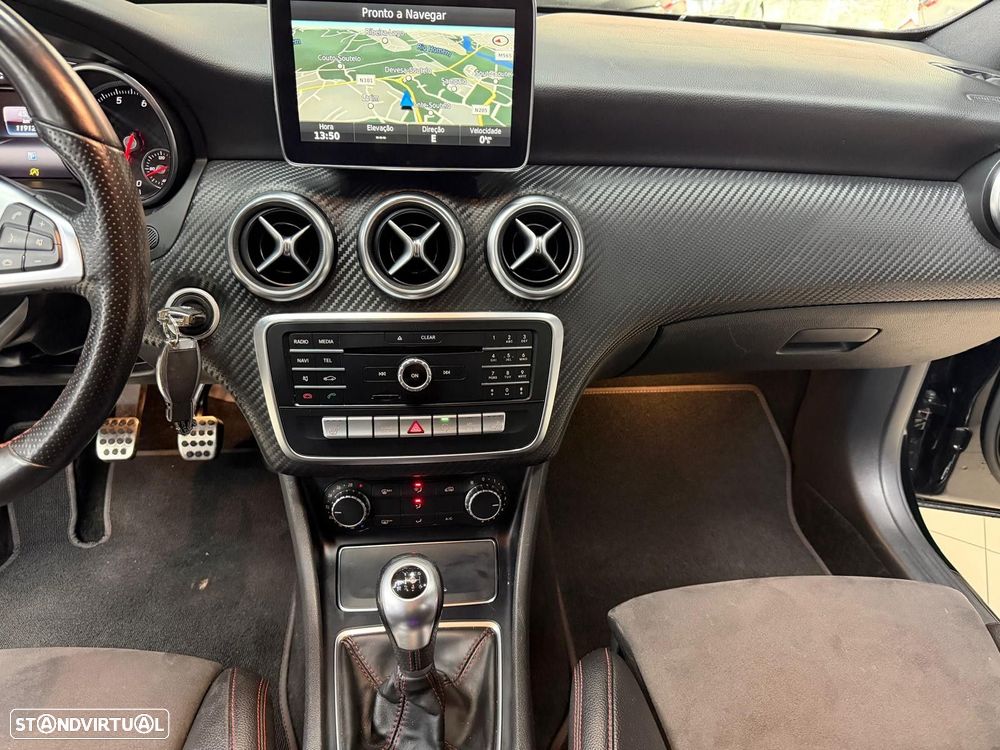 Mercedes-Benz A 180 AMG Line - 28