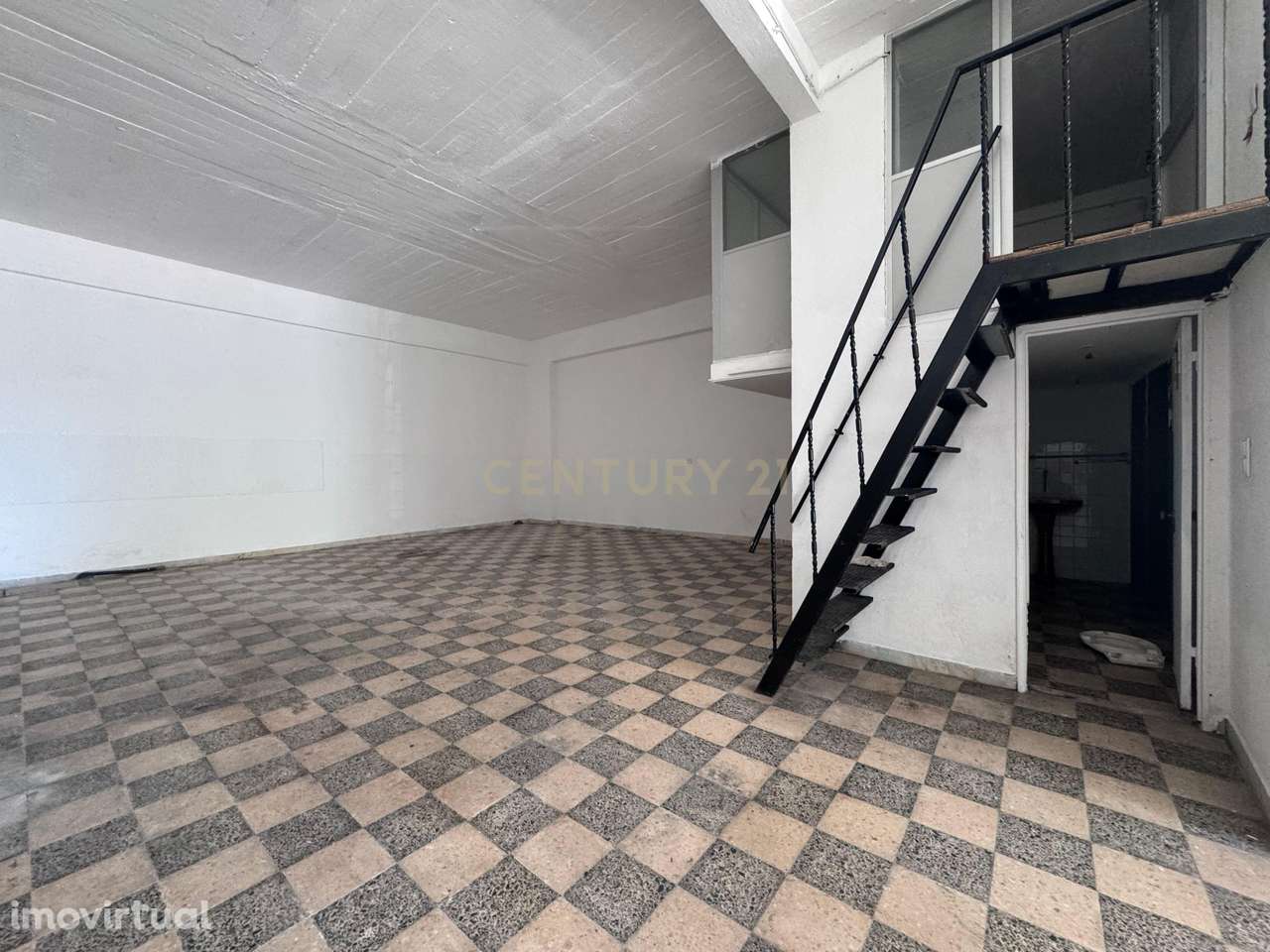 Armazém de 112m2 em Massamá - Grande imagem: 5/10