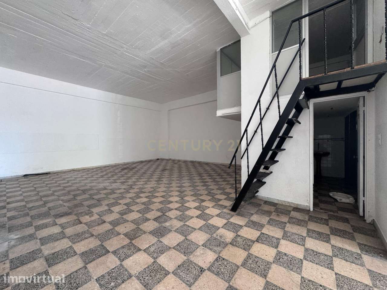 Armazém de 112m2 em Massamá - Grande imagem: 5/10