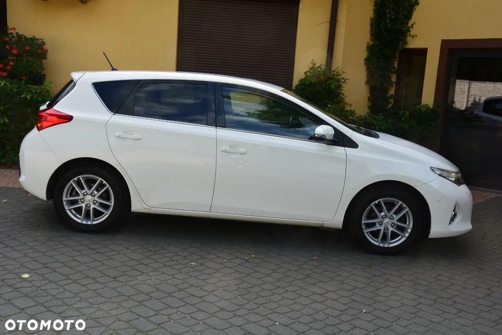 Toyota Auris 1.6 Premium Comfort - 15