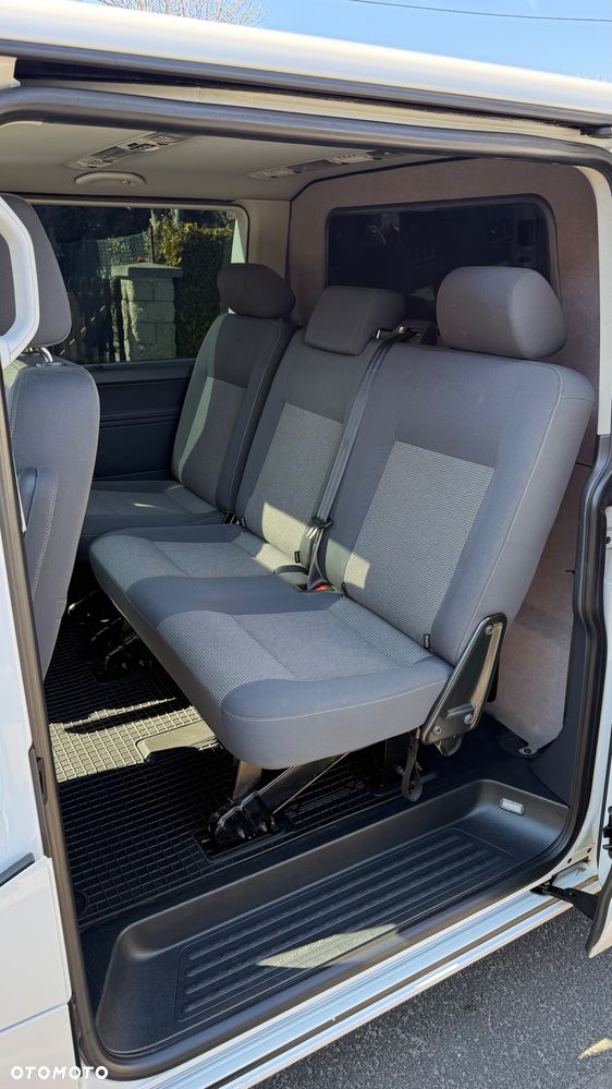 Volkswagen Multivan - 11