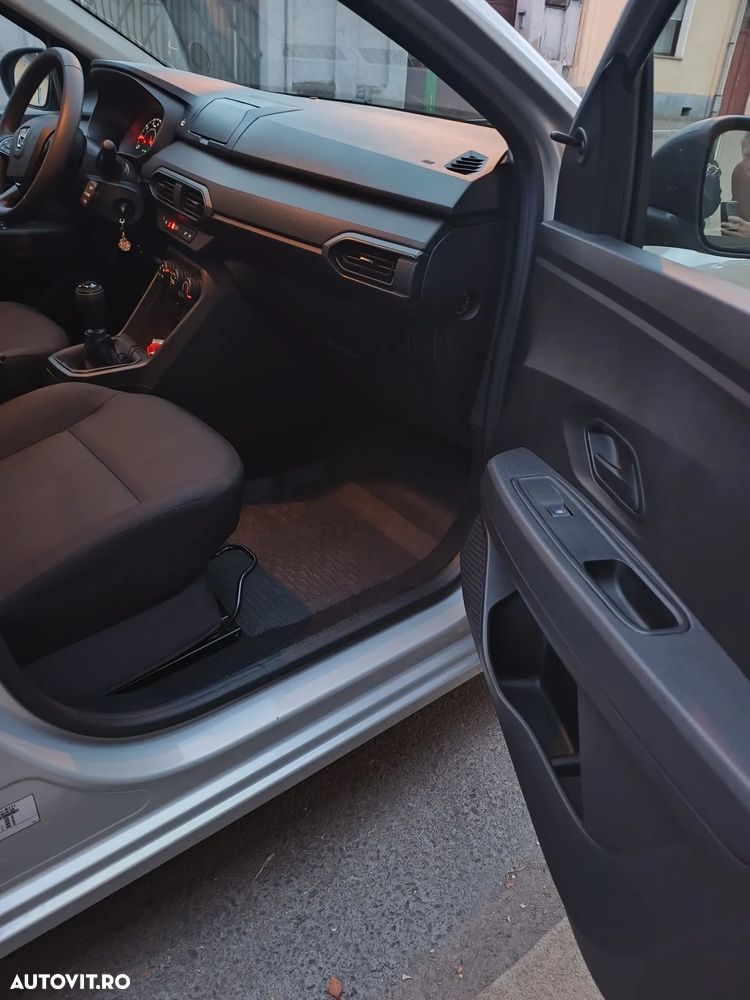 Dacia Logan TCe 90 Essential - 13