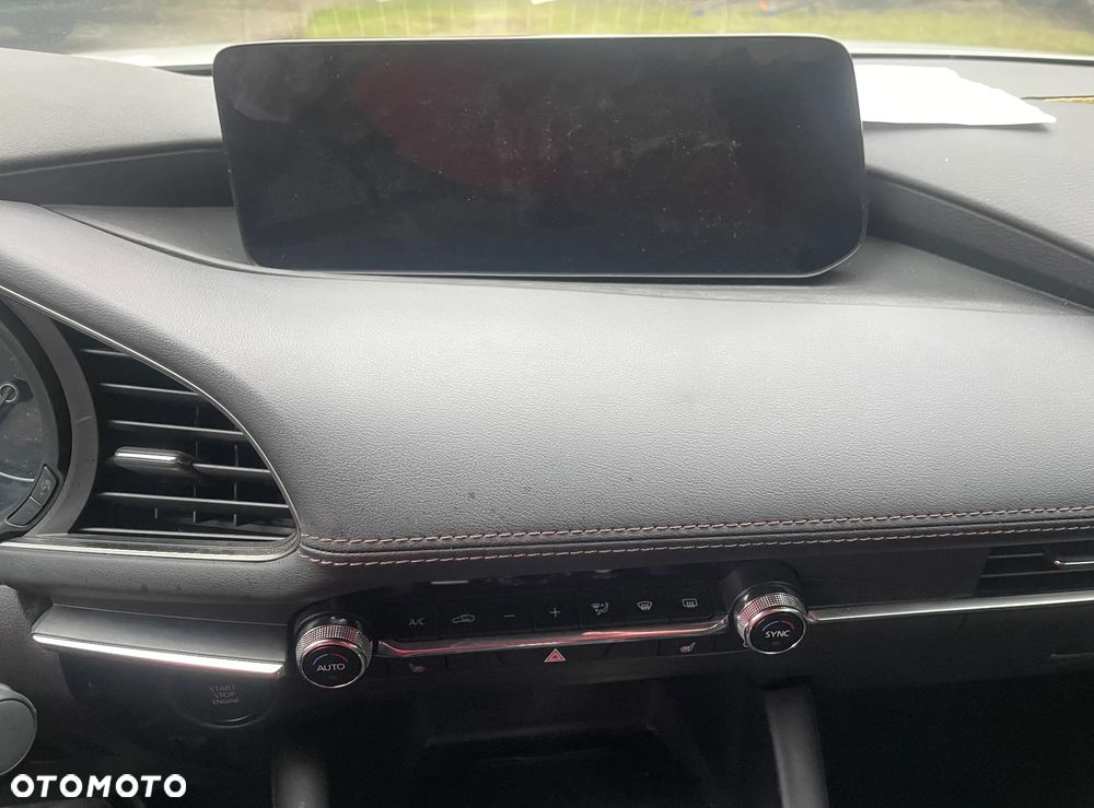 Mazda 3 e-SKYACTIV-G 2.0 M HYBRID - 11